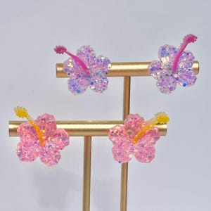 Hibiscus Flower Glitter Earring for Hawaiian Luau Vacation Flower Statement Stud Earring for Summer Beach Trip Lightweight Floral Jewelry