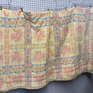 Vintage Patchwork Comforter 80x65, Cottagecore Bedding, Plush Floral Quilt, Grandmillennial Bedspread, Pastel Farmhouse Blanket, Twin Throw