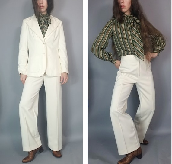 1970s Suit Women's Pantsuit Leisure Suit Pink Two Piece Vintage Pantsuit  Bellbottoms High Waist Jacket and Pants Pink Suit Size Small Medium 