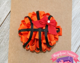 Arco de pelo de baloncesto - Arco de hojaldre de baloncesto de niña - Arco de hojaldre deportivo - Clippie para niños pequeños - Barrette deportivo - Clippie de pelo de baloncesto para niñas
