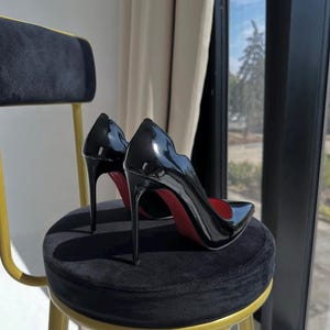 Black Patent Leather Stiletto Pumps: Elegant Red Sole Heels