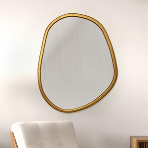 Spiegel mit unregelmäßiger Form – Handgefertigter Holzrahmen, moderne minimalistische Wohndekoration