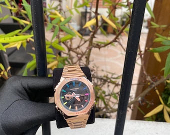 G-Shock personnalisée en or rose - Édition cadran arc-en-ciel