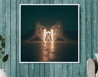 Två personer som vänder varandra ryggen vid Burning Man-canvas, Modern canvaskonst, Trendig canvaskonst, Canvaskonst med inre barn