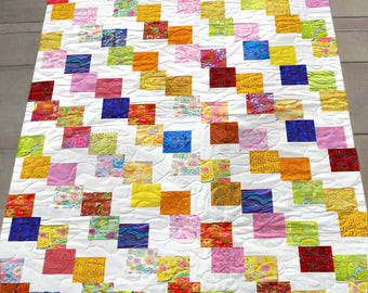Wzór na kołdrę „Confetti Delight” | Kolorowa, patchworkowa kołdra (do pobrania w formacie PDF)