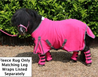 Manta de exhibición de forro polar bordada a medida: Caballo miniatura/Poni Shetland, rosa.