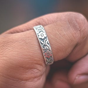 Flower Band Ring for Women | 925 Sterling Silver Floral Pattern Ring | Dainty Vintage Style Silver Ring Gift for Her