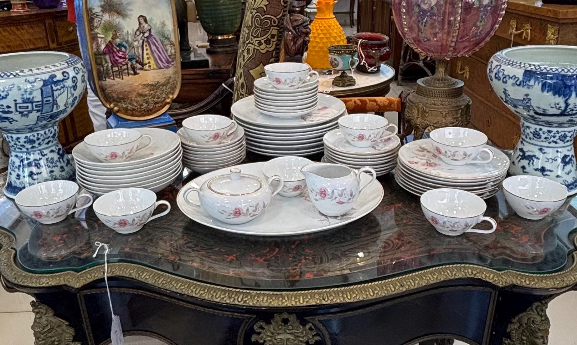 ビンテージウエッチウッドBONEchinaホワイトキャベツ葉模様ティーセット 61 Pieces China Set - Etsy