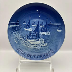 Bing & Grøndahl plate 1966."Home for Christmas" "Hjem til Jul" fishing boats