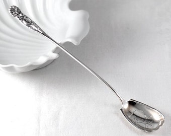 Olive/Bar Spoon Sterling Silver A. Stowell & Company Pierced Flower Bowl Antique L Monogram