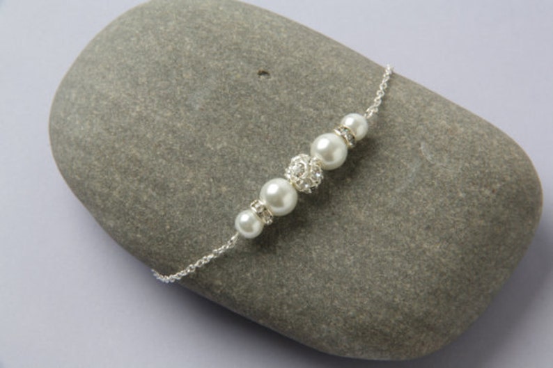 White bridesmaid earrings and necklace set Bridal party gift White drop pearl Wedding jewelry set Set of 2 Bridesmaid jewelry set