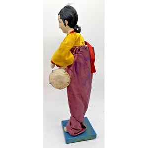 Vintage Korean Woman Playing Drums Doll 10-1/2" with base Made in Korea zdjęcie 5