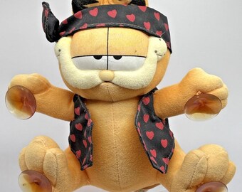 GARFIELD Serre-tête et gilet en forme de coeur en peluche avec ventouses 20 cm (8 po.)