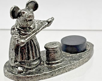 Vintage 1981 Metzke Pewter Thimble Holder Mouse w Needle Spool Sewing Trinket