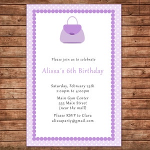 Invitaciones Infantiles Personalizadas Español para Cumpleaños y Fiestas Niñas y Bebes Bolso Lila Purpura Cartera Violeta Tarjeta Imprimible