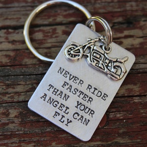 Porte-clés moto - Ne roulez jamais plus vite que votre ange ne peut voler - Cadeau pour la fête des pères - Cadeau pour papa - Porte-clés commémoratif - Souvenir -
