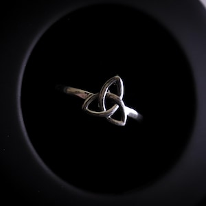 Trinity Knot Silver Ring – Meaningful Celtic Symbol of Connection
