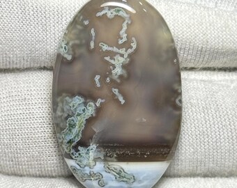 Natuurlijke blauwe opaal cabochon: natuurlijke edelsteen voor het maken van sieraden (49,95 cts, 39 x 24 x 6 mm)