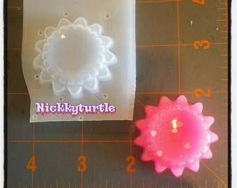 Ruffled round with bottle cap Center Flexible Plastic Resin Mold