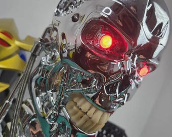 ターミネーター T800 エンドスカル：実物大ライトアップ T-800 スカル