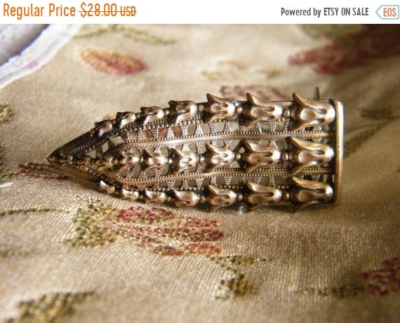 Vintage 1930s Victorian Art Deco Brass Dress Clip
