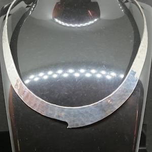 925 Sterling Silver Hammered Modernist Collar, circa 1990s