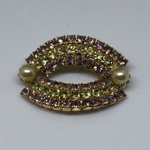 Gold Tone Rhinestone Faux Pearl Brooch circa 1950&#39;s