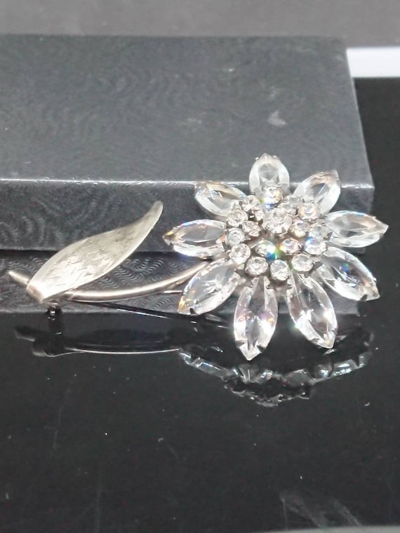 Schrager Gerber Daisy Brooch, circa 1940's - image 1