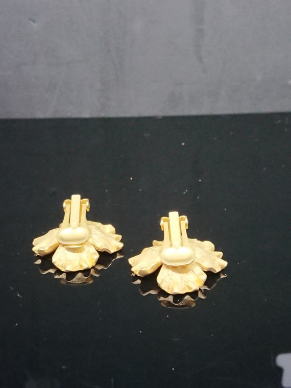 Gold Tone Enameled Flower Clip-On Earrings - image 6