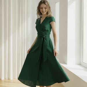 green midi dress wedding guest short sleeve V Neck Ankle Length Short Sleeves Wedding Guest Dress, Green / L The skirt has fashionable pleats and forms an A Lady Black Tie - Leanne