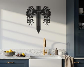 Arte de pared de metal con cruz de alas de ángel, cruz con nombre personalizado, decoración de pared cristiana, decoración religiosa para el hogar, escultura de metal moderna, arte de pared de fe