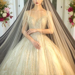 Elegant Bridal Wedding Dress,Off-Shoulder A-Line Gown with Tulle Skirt,Sparkling Wedding Gown for Brides,Perfect for Spring & Summer Wedding