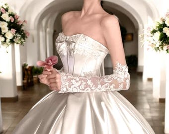 Strapless Satin Wedding Dress, Elegant Lace Bridal Gown, Off-Shoulder Ball Gown, Luxury Wedding Dress with Train,Bridal Gown for Wedding Day