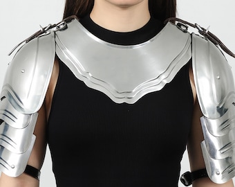 Armure médiévale de chevalière courageuse, gorgerin en acier poli avec épaulières, épaulettes, cosplay GN