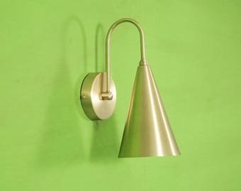 Aplique de pared de latón, estilo vintage moderno, lámpara de lectura, estilo mediados de siglo, ajustable, para dormitorio o pasillo.