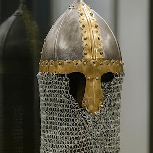 Viking Norman Helmet with Chainmail Medieval Steel Knight Helmet for LARP SCA Cosplay Reenactment Wearable Warrior Armor