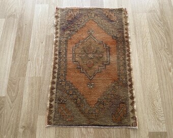1.6x2.4 ft Hand Knotted Mini Oushak Rug: Vintage Turkish Wool Door Mat