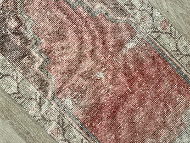 Gedempt tapijt 2 x 3, decoratief tapijt, klein vintage tapijt, Turks tapijt bleek, deurmattapijt, Oushak-tapijt, wollen tapijt, handgemaakt tapijt, vervaagd tapijt afbeelding 5