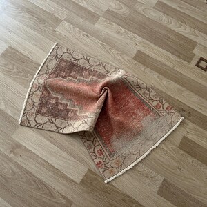Gedempt tapijt 2 x 3, decoratief tapijt, klein vintage tapijt, Turks tapijt bleek, deurmattapijt, Oushak-tapijt, wollen tapijt, handgemaakt tapijt, vervaagd tapijt afbeelding 3