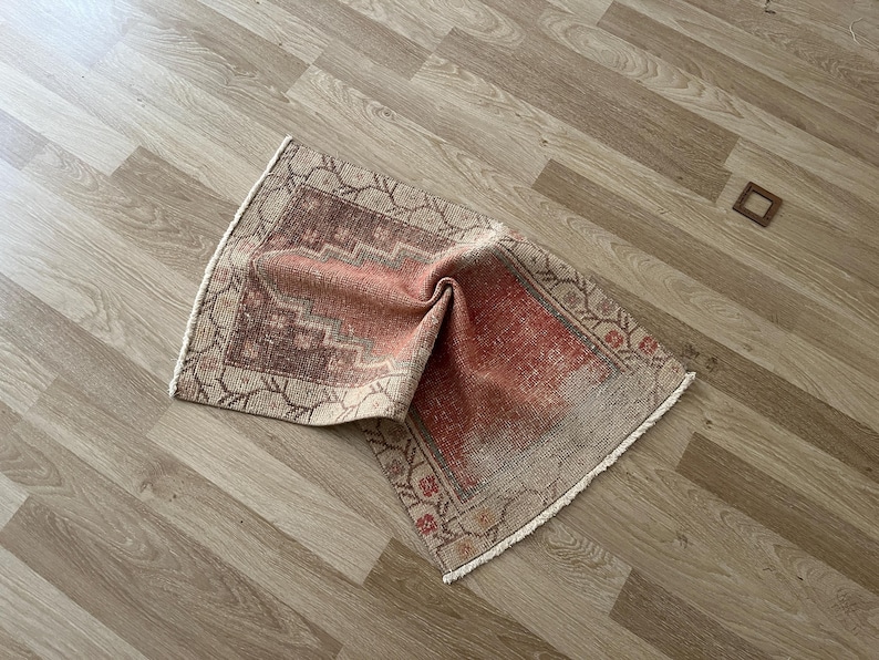 Gedempt tapijt 2 x 3, decoratief tapijt, klein vintage tapijt, Turks tapijt bleek, deurmattapijt, Oushak-tapijt, wollen tapijt, handgemaakt tapijt, vervaagd tapijt afbeelding 3