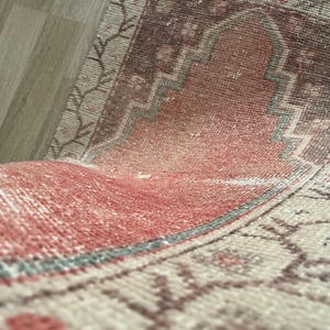 Gedempt tapijt 2 x 3, decoratief tapijt, klein vintage tapijt, Turks tapijt bleek, deurmattapijt, Oushak-tapijt, wollen tapijt, handgemaakt tapijt, vervaagd tapijt afbeelding 12