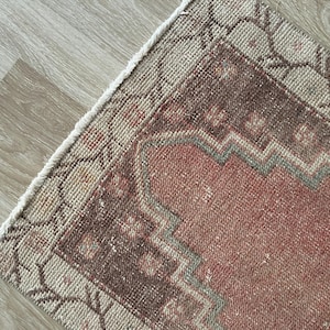 Gedempt tapijt 2 x 3, decoratief tapijt, klein vintage tapijt, Turks tapijt bleek, deurmattapijt, Oushak-tapijt, wollen tapijt, handgemaakt tapijt, vervaagd tapijt afbeelding 6
