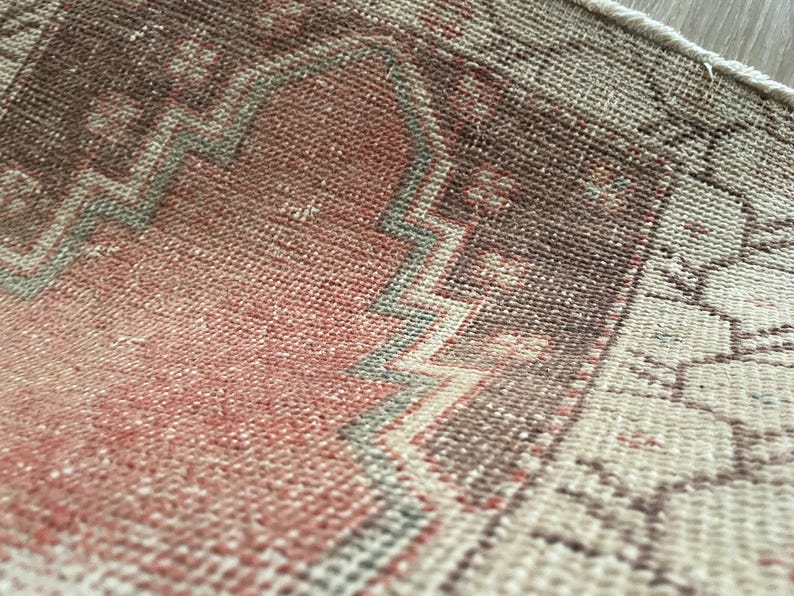 Gedempt tapijt 2 x 3, decoratief tapijt, klein vintage tapijt, Turks tapijt bleek, deurmattapijt, Oushak-tapijt, wollen tapijt, handgemaakt tapijt, vervaagd tapijt afbeelding 11