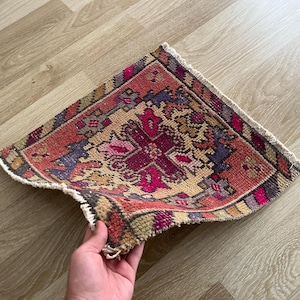1X1 dörrmatta, 2X2 ullmatta, liten turkisk matta, dekorativ matta, liten oushakmatta, minimalistisk matta, handknuten matta, antik matta, låg luggmatta