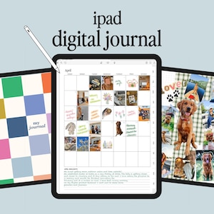 Op de afbeelding: Drie digitale journalontwerpen op iPads. Eén heeft een kleurrijk dambordpatroon, een ander toont een kalenderindeling met foto's en de derde toont foto's van honden. De tekst "ipad digital journal" staat bovenaan.