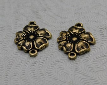 Small Oxidized Brass Filigree Dogwood Flower Stamping 2 Loop Connector (2 pc) 14x11mm G-5849-B