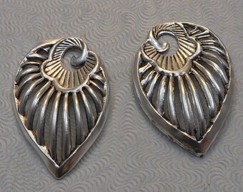 European Filigree Antiqued Sterling Silver Plated Brass Pendants (Qty 1 left-right matched pair) 26x17mm A-30740-S