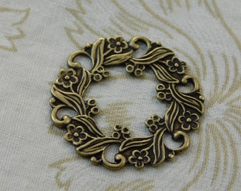 Oxidized Brass Stamping Wreath Focal 1 pc 29mm AT-93-B