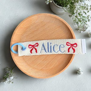 Carabiner Embroidered Name Tag | Embroidery Back to School Keychain | Kids Name Tag | Backpack Tag | Name Key Chain | Lunch Bag Tag