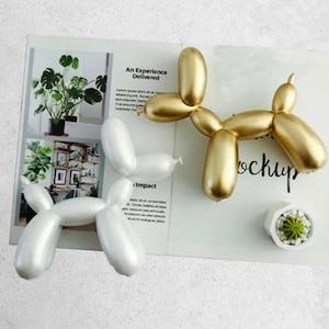 Shiny Balloon Dog Sculpture, Nordic Style Matte and Polished Resin Statue, Creative Resin Figurine for Charming, Home  Desktop Decor Piece.